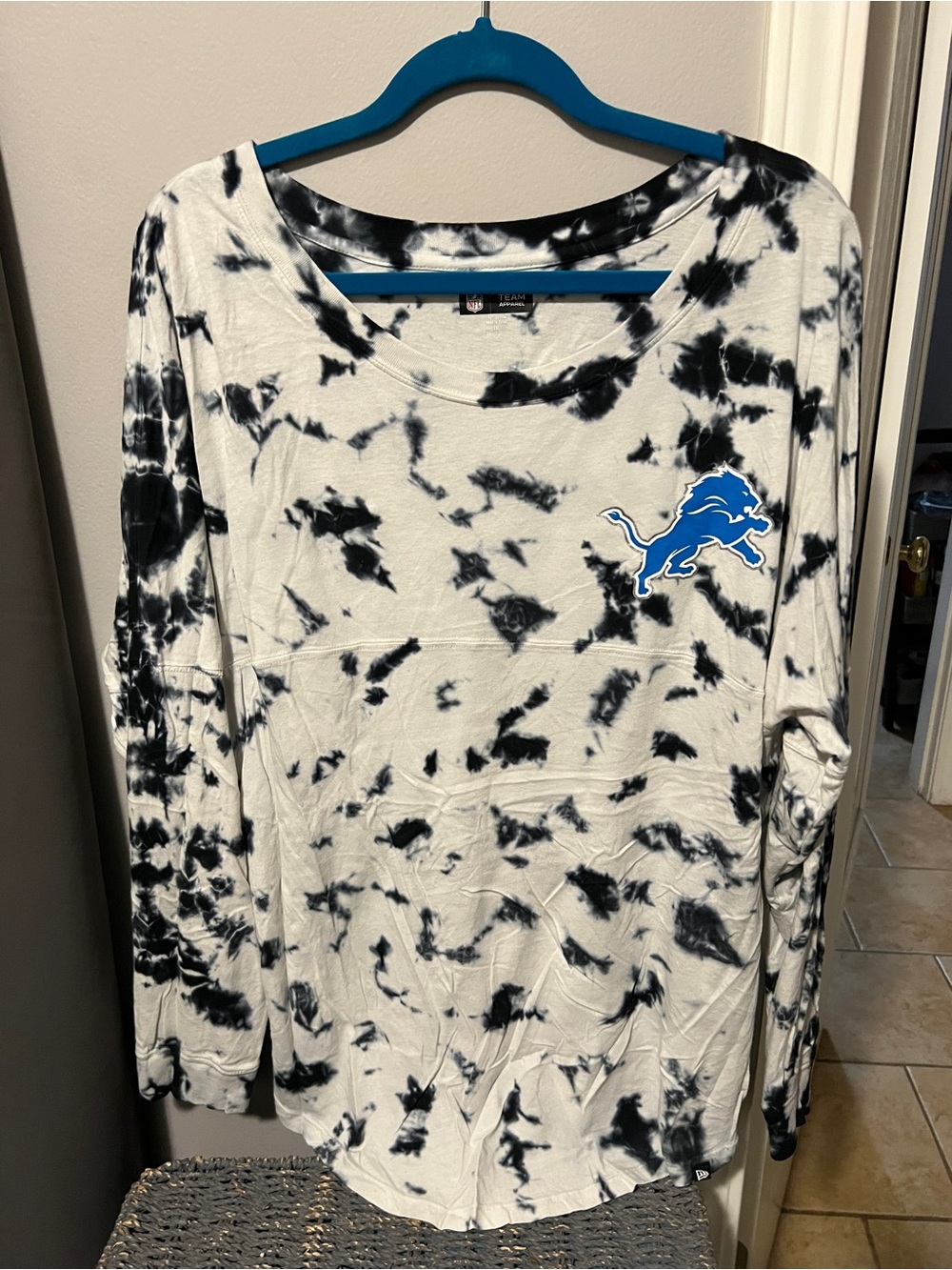 NFL Team Apparel Women's Black & White Tie-Dye Long Sleeve Detroit Lions
